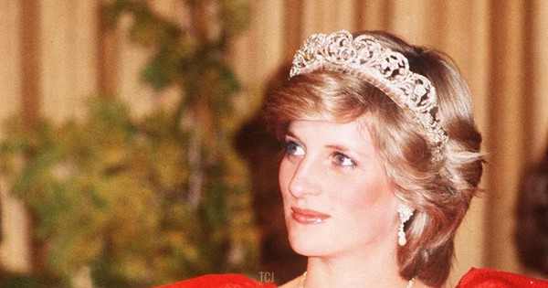 Princess Diana’s ‘priceless’ wedding tiara goes on display for the first time in decades