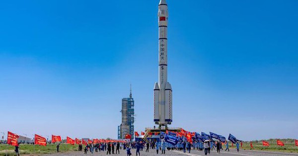 China detects suspicious device near space center