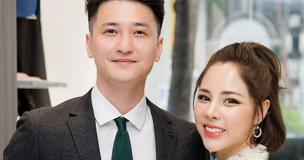 At midnight, a female fan sent a sensitive photo to Huynh Anh, the fiancée immediately reacted