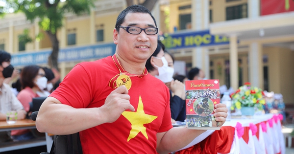 Companion of “Millionaire Medalist” Tran Phuc Dat