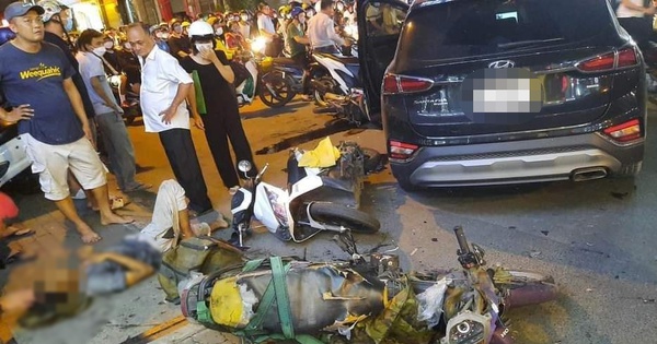 The moment when a “crazy” car hit 10 motorbikes, 4 people were injured on Saigon street