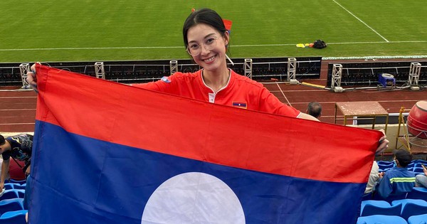 Vietnamese fans do something that can’t be found anywhere else!