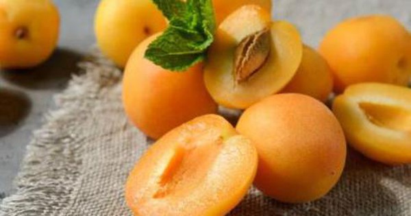 What are the health benefits of apricots?