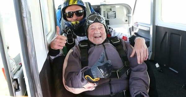 103-year-old woman breaks world skydiving record