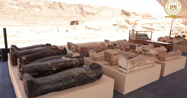 Discovered hundreds of coffins containing 2,500-year-old Egyptian mummies