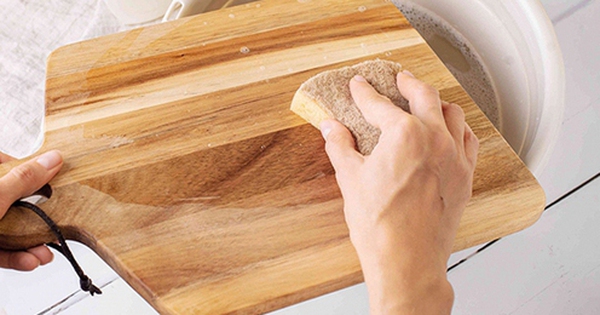 Immediately apply these 3 effective tips for cleaning wooden cutting boards
