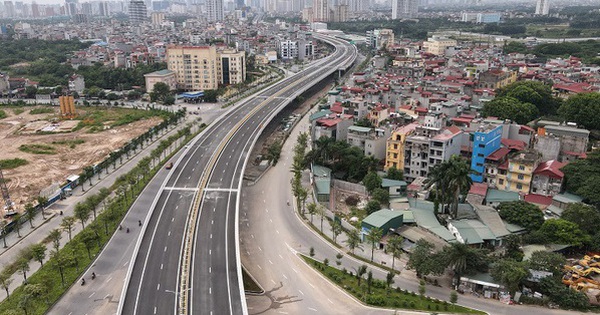 Where will the project of Ring 4 Hanoi and Ring Road 3 in Ho Chi Minh City get capital?