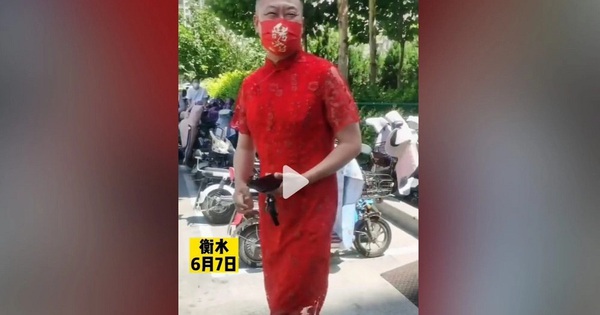 Chinese men race to wear cheongsam to cheer on the university’s dead body