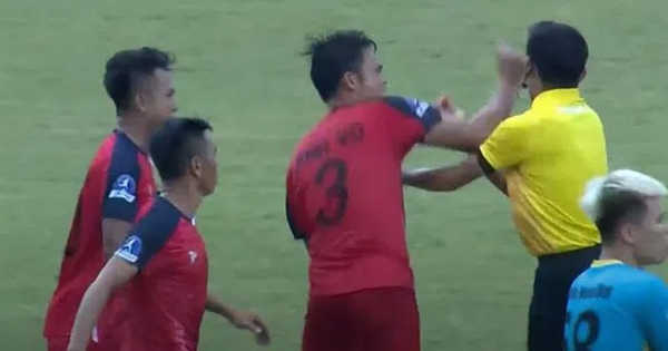 Binh Thuan club issued a very heavy penalty to player Ngo Anh Vu hitting the referee