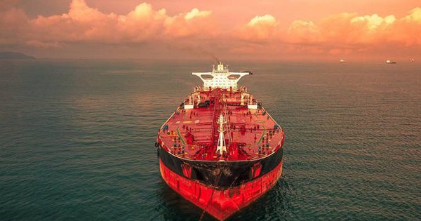 The first self-driving supertanker with artificial intelligence to cross the Atlantic Ocean