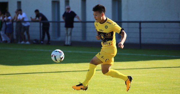 thumbnail - Lập cú đúp trong trận đấu của Pau FC, Quang Hải sáng cửa ra sân tại Ligue 2