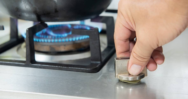 Bật bếp gas nhưng không lên lửa: Nếu bình gas vẫn còn, 5 điều này có thể là  lý do