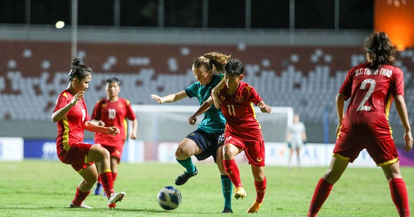 thumbnail - Chơi đầy nỗ lực, U18 nữ Việt Nam vẫn bất lực trước Australia