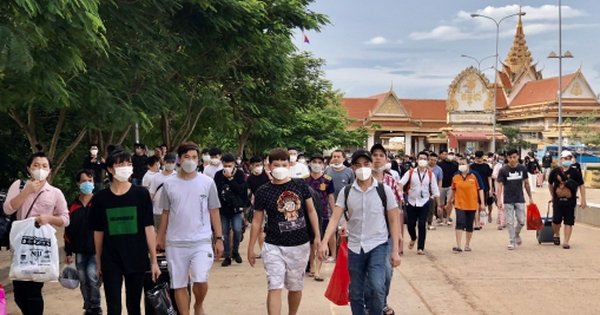 thumbnail - Kiên Giang tiếp nhận 226 công dân Việt Nam từ Campuchia về nước