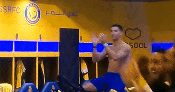 Chưa được đá cho Al Nassr, Ronaldo ngậm ngùi ăn mừng trong phòng thay đồ|trực tiếp aff cup 2020