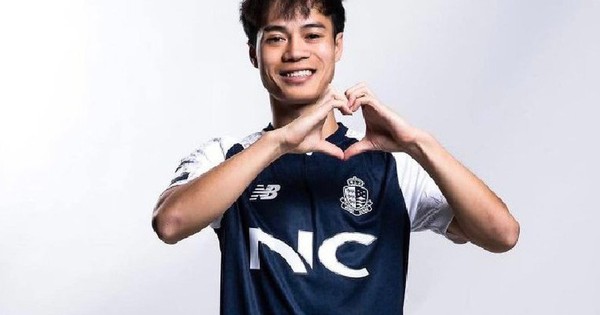 Seoul E-Land FC away jersey made by New Balance