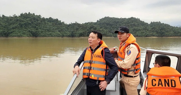 Bão "Thần Gió" đến gần, tân Chủ tịch TP Huế chỉ đạo khẩn trương ứng phó