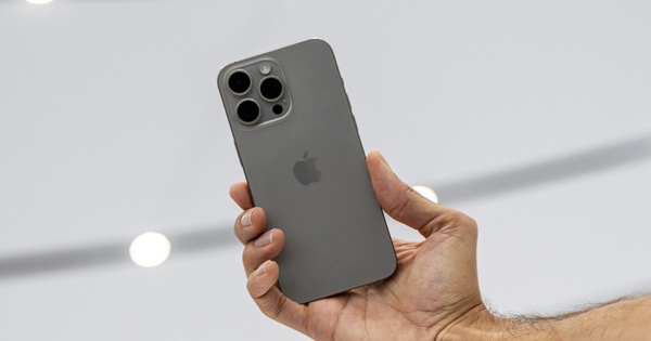 3 chiếc iPhone cũ đang giảm giá mạnh nhất hiện nay