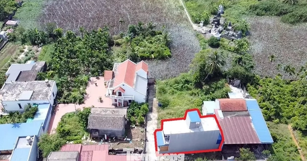 "Thần đèn" bắt đầu đào móng để di dời nhà xây n...