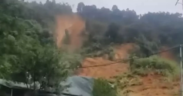 CLIP: Kinh hãi cảnh sạt lở làm sập 3 ngôi nhà ở Lào Cai