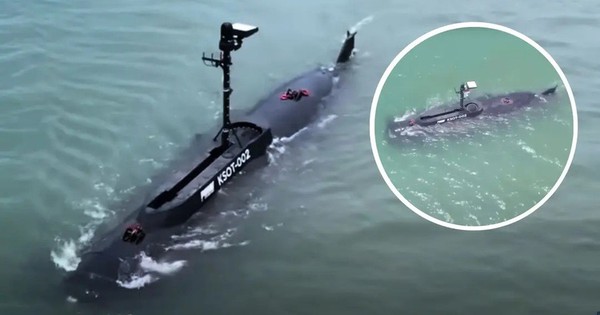 Tàu ngầm không người lái KSOT phóng ngư lôi cực mạnh