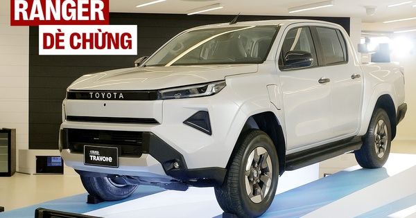Toyota Hilux 2026 có ảnh thực tế rõ nét: Thiết kế góc cạnh hơn, nội thất như Prado, tùy chọn động cơ diesel và điện đấu Ranger
