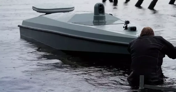 Xuồng không người lái áp sát khu cảng quan trọng, quân đội Nga lập tức đánh chặn