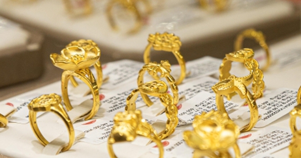 Giá vàng hôm nay 11/11: Bật tăng, vượt 4.100 USD/ounce