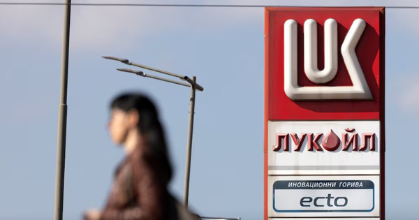 Mỹ trừng phạt 'ông lớn' dầu khí Nga, quốc gia châu Âu gặp nguy, chỉ còn xăng dầu dùng trong hơn 1 tháng