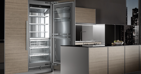 Cận cảnh tủ lạnh đắt hơn ô tô, nồi cơm điện 44 triệu đồng phục vụ khách nhà giàu