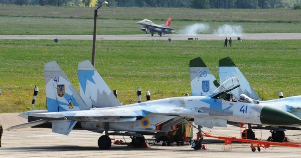 Nga vất vả trước ưu thế Liên Xô của sân bay Ukraine