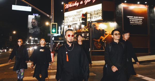 Tự hào ban nhạc Việt mặc áo dài trình diễn tại Mỹ