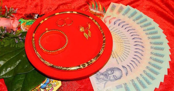 Nhà trai cất trong hộp đỏ 30 triệu để đi hỏi cưới, câu nói bất ngờ của nhà gái, cô dâu bật khóc nức nở