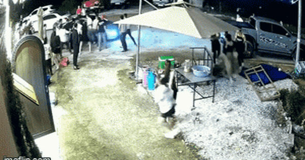 Ô tô lao vào đám đông, gây hỗn loạn: Nữ chủ quán hé lộ mâu thuẫn sau câu "đứa nào đòi ăn thằng em tao?"