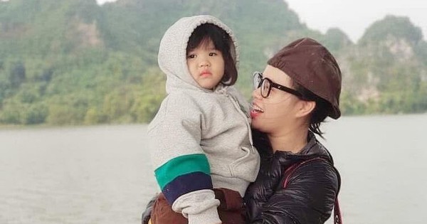 'Cô giáo nhí' 7 tuổi mở lớp tiếng Anh tại nhà, phong thái ai cũng trầm trồ