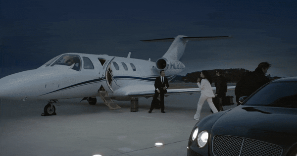 Ai tác hợp cho cặp đôi này yêu nhau đỉnh quá vậy: Nhà trai mặt đẹp body cháy, nhà gái giàu nhất showbiz