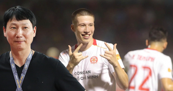 'Đàn em Harry Kane' đi vào lịch sử bóng đá Việt Nam, Xuân Son có đối tác mới trên hàng công ĐTVN?