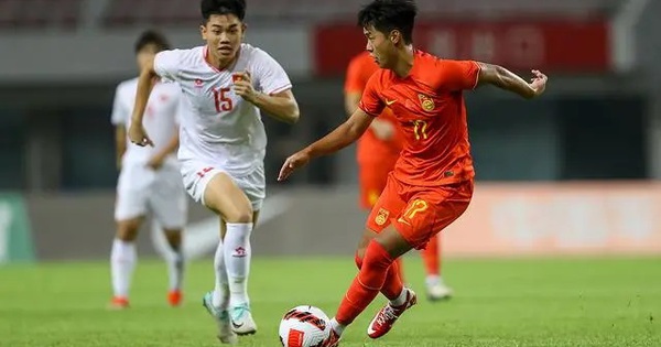 Báo Trung Quốc lo lắng khi HLV Kim Sang-sik triệu tập ngôi sao cao 1m95 khoác áo ĐT Việt Nam