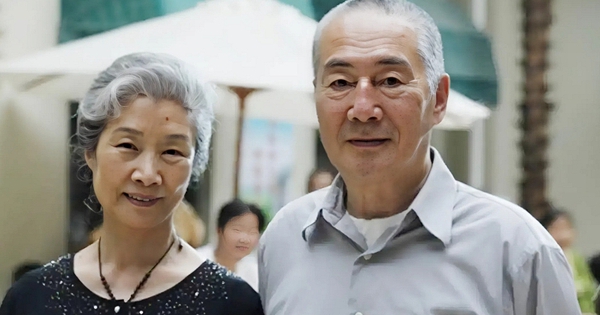 Ông bố bị chế nhạo vì đẻ tận 8 đứa con gái, "toàn một lũ vịt giời": 30 năm sau, ông là người cười to nhất làng!