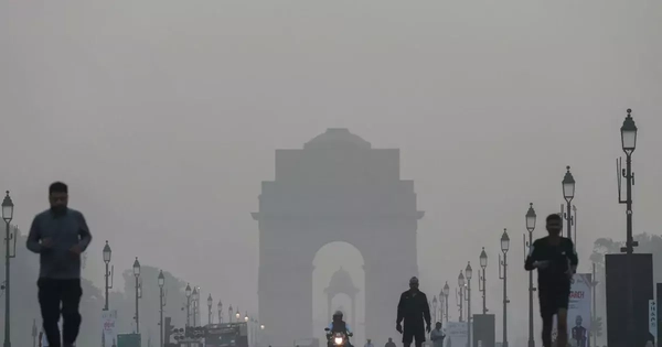 Thủ đô Ấn Độ chìm trong khói độc