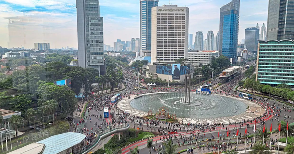 Láng giềng Việt Nam muốn đổi tiền