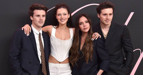 Gắt: Cậu ba nhà Beckham bảo vệ bố mẹ giữa lúc bị con cả "block", xé toạc tình anh em đang cực căng thẳng