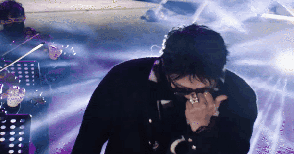 Dấu chấm hết của 1 ngôi sao: Chịu cấm sóng 15 năm, bị kiện 215 tỷ tiêu tùng sự nghiệp