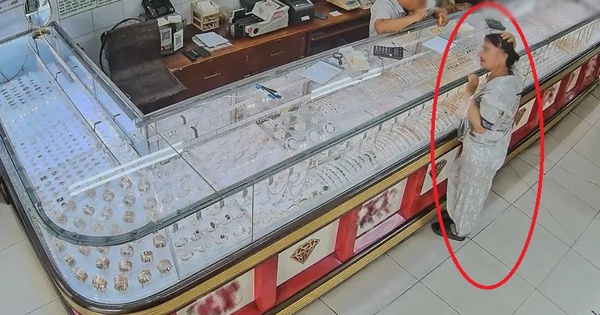 Mở két lấy 2 cây vàng đem bán thì phát hiện bị mất: Chuyện 1 năm trước khiến vợ "lạnh sống lưng"