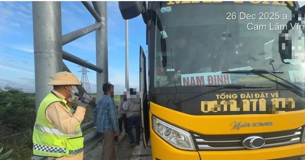 Phạt 97,5 triệu đồng xe khách giường nằm 34 chỗ chở 47 người trên cao tốc
