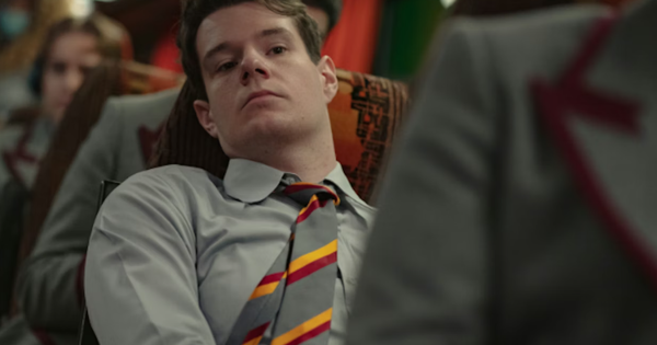 Xem phim Sex Education, tôi bật khóc nức nở: Lần đầu tiên sau 20 năm, tôi mới hiểu vì sao em trai ghét mình như vậy!