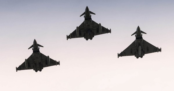 Anh lập kỷ lục về doanh số bán vũ khí chỉ với 2 hợp đồng xuất khẩu