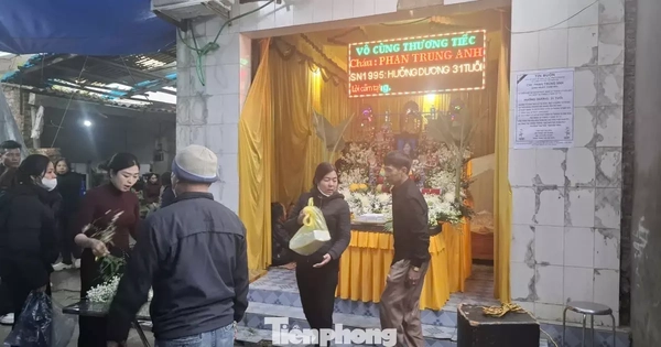 Xót xa đám tang cô giáo trẻ tử vong trong vụ lật xe ở Lào Cai