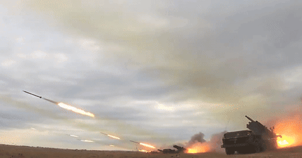 Nga dội hỏa lực suốt 10 giờ vào Kiev khi ông Zelensky đi Mỹ gặp TT Trump, ông Putin phát lệnh trong đêm muộn