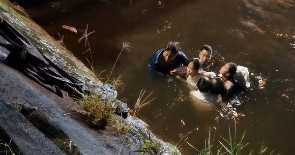 Khoảnh khắc sinh tử của 3 mạng người dưới kênh nước ở Bắc Gianh